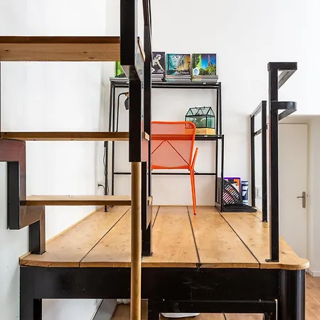 Loft Calme Et Accueillant Metro Hoche Paris Apartment